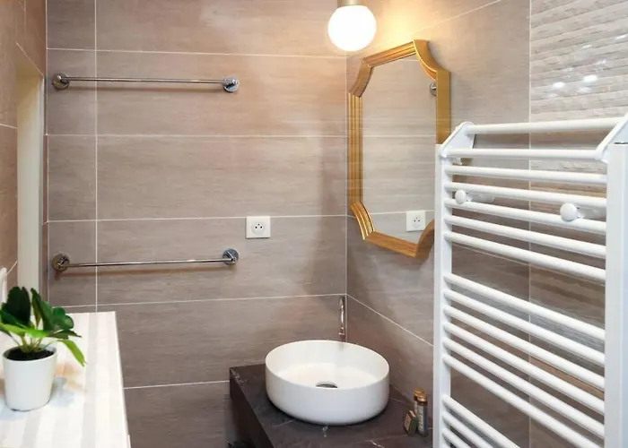 La Tour De Bohemond Carcassonne